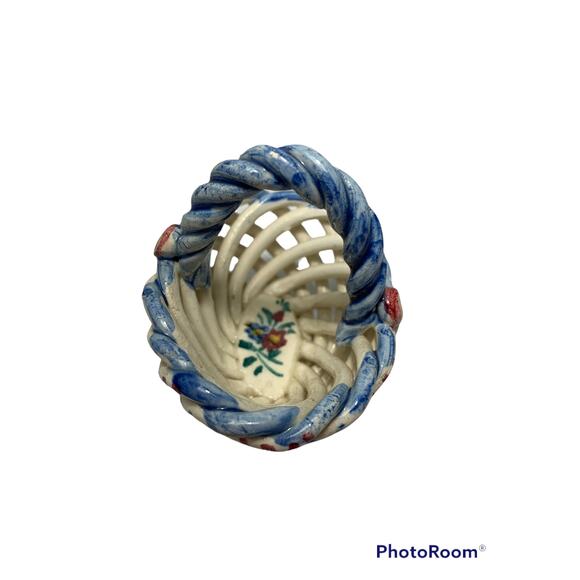 Mini Delicate Hand Painted Porcelain Pottery Rose Woven Basket from Spain - Picture 4 of 12